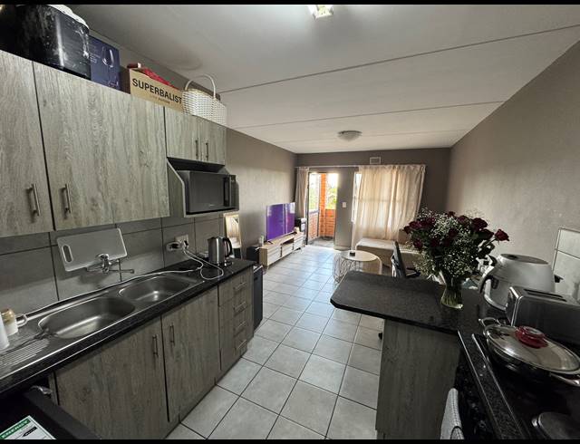 2 BEDROOM APARTMENT FOR SALE IN HEUWELOORD